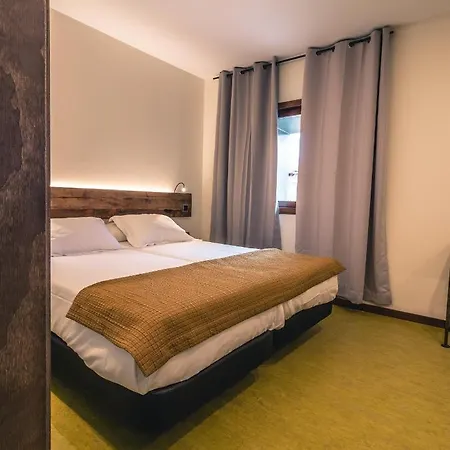 Apartahotel Dceres 3*