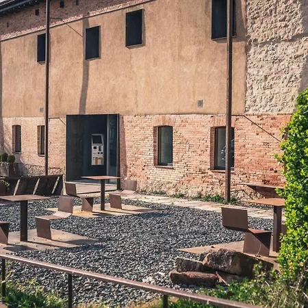 Y Estudios Dceres 산타마리아데마브